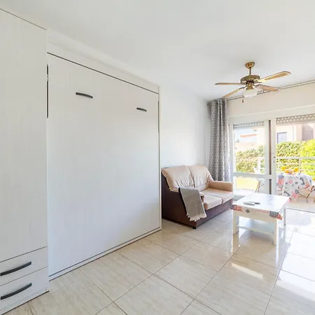 Gaviotas 4 Apartment *
